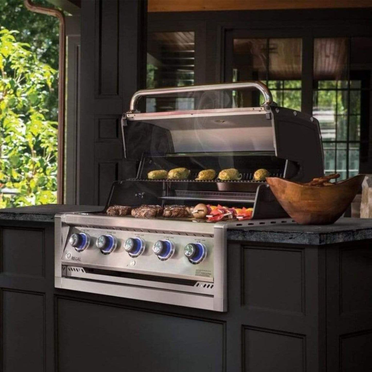 Broil King 37" 5-Burner Regal S 520 Built-In Gas Grill