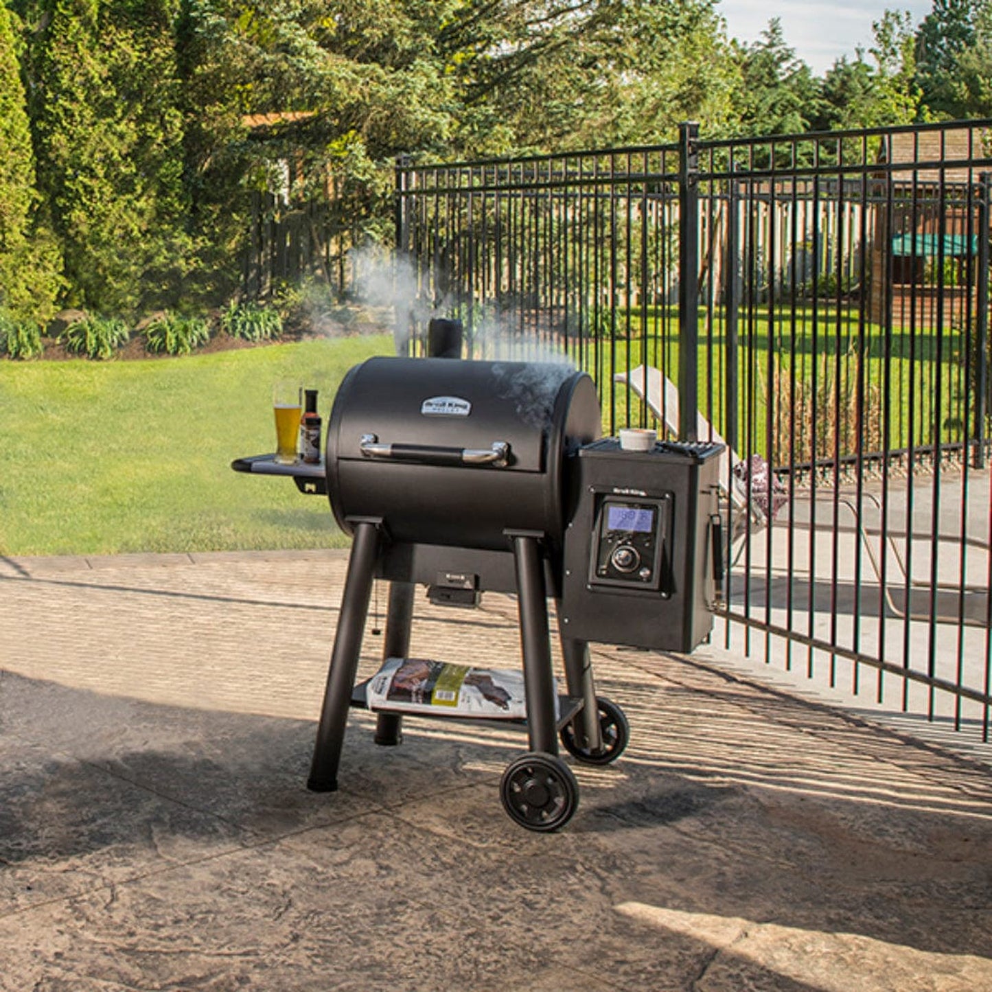 Broil King Smoke 52" Black Regal 400 Wi-Fi & Bluetooth Controlled