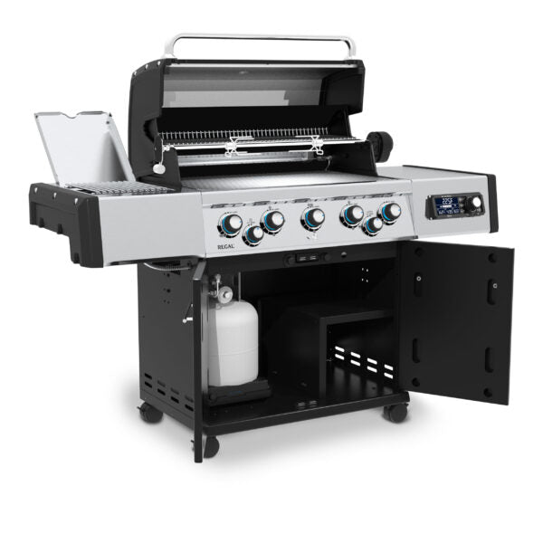 Broil King Regal Q 590 Pro IR 63" Black Propane Gas Grill With iQue